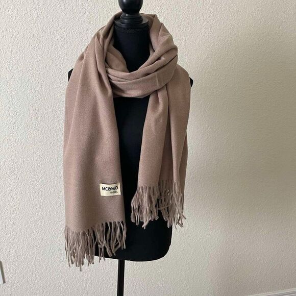Brown Soft warm scarf is a mixture of polyester and viscose condition is new - Picture 1 of 5